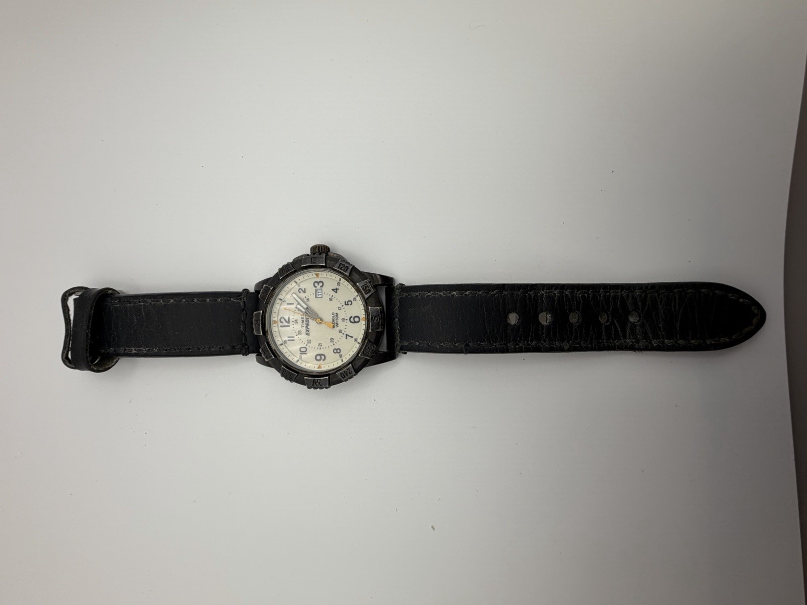 Timex Expedition Indiglo Men’s Analog Quartz Watch Date 50m WR Black Leather