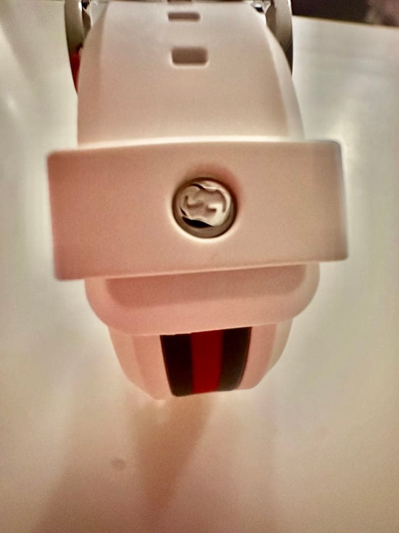 New GUCCI SYNC rubber watch white