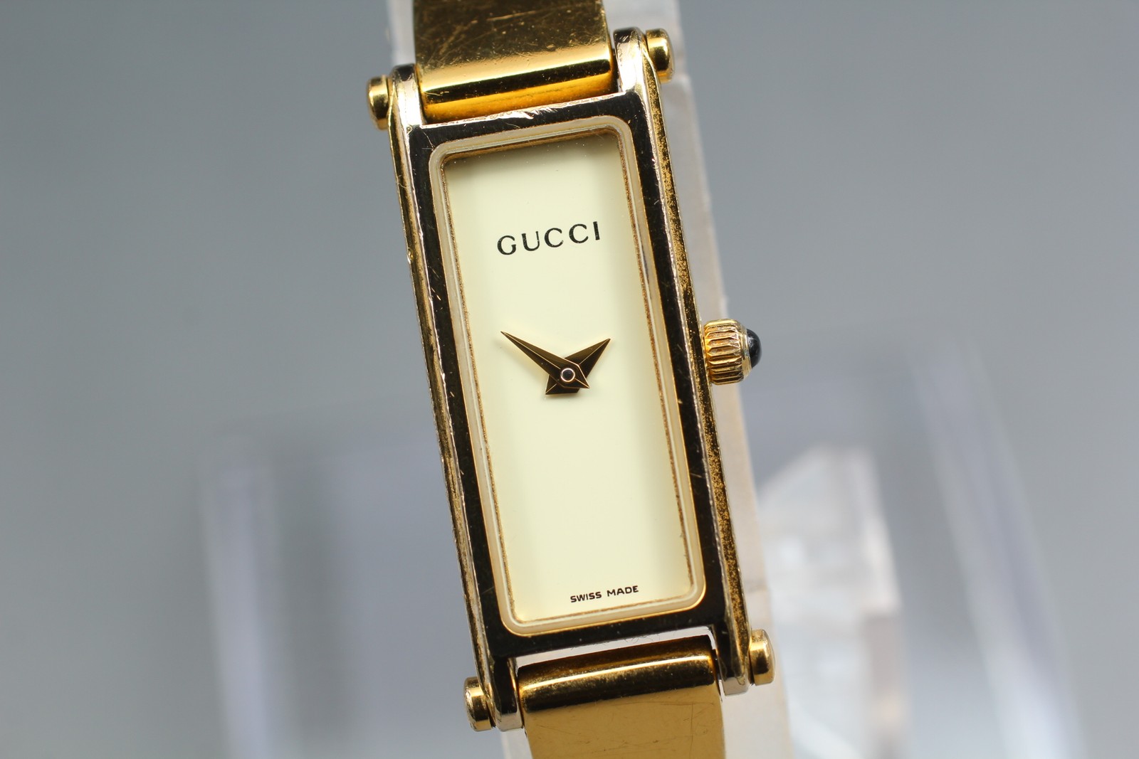 GUCCI 1500L Gold Rectangle 12mm Bangle Quartz Women’s Watch [Near MINT]