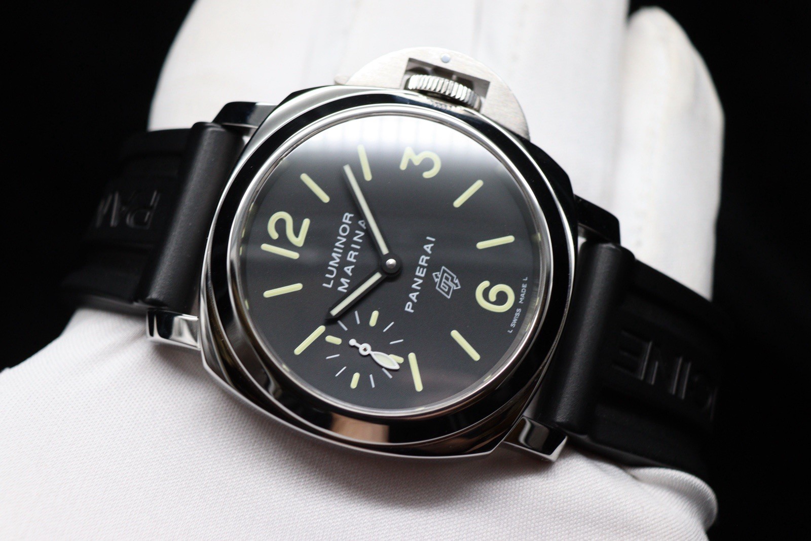Panerai Luminor Marina Men’s Black Watch with Rubber Strap – PAM01005