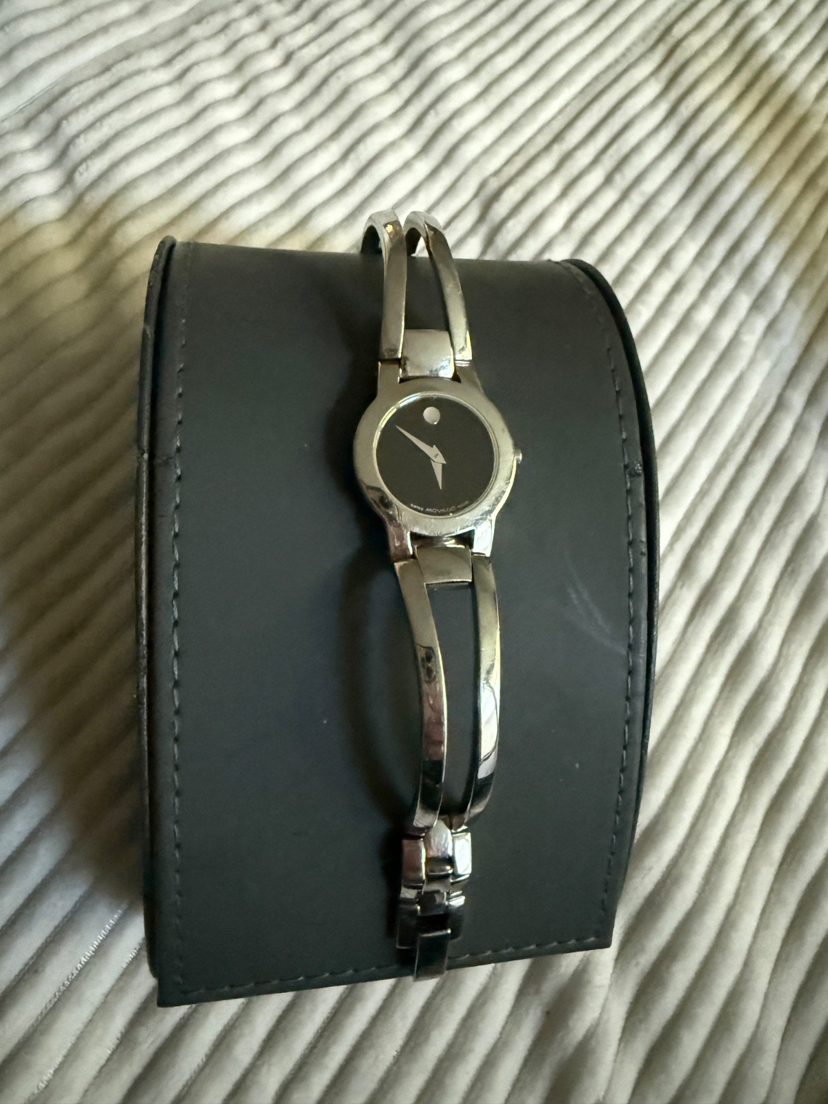 Pre- owned Movado Amorosa Women’s Black Dial Bracelet Watch 0604759