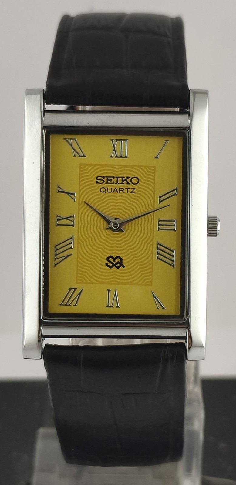 Vintage Seiko Slim Quartz Men’s Wrist Watch-Roman Dial-Leather Stap