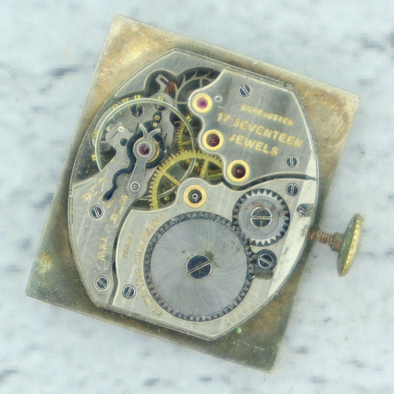 Vintage Tavannes 17 Jewel Manual Wind Men’s Wristwatch Movement w Syringe Hands