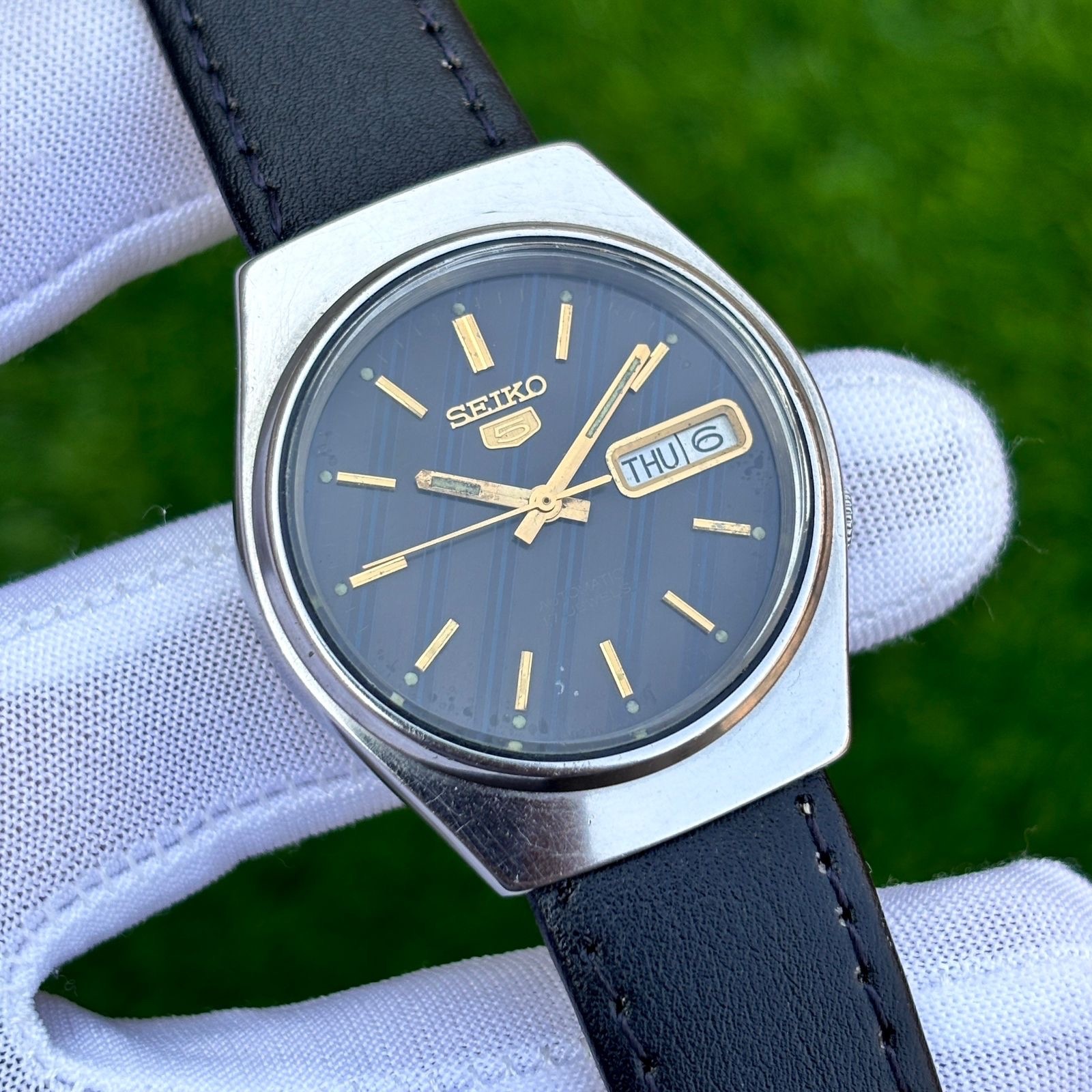 Vintage Seiko 5 Elegant Pattern Dial Automatic Japan Made Men’s Watch 7009-7031