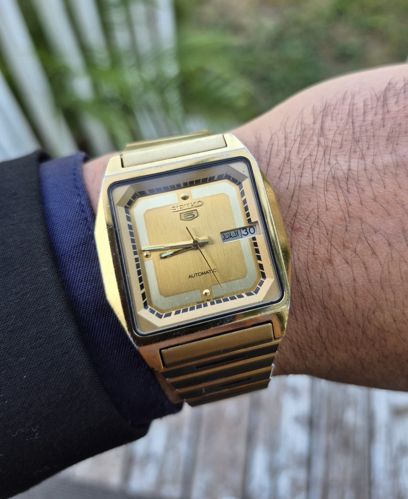 Seiko 5 Automatic 21J Day/Date Gold Square Sunburst Dial Bracelet 36-39.9mm