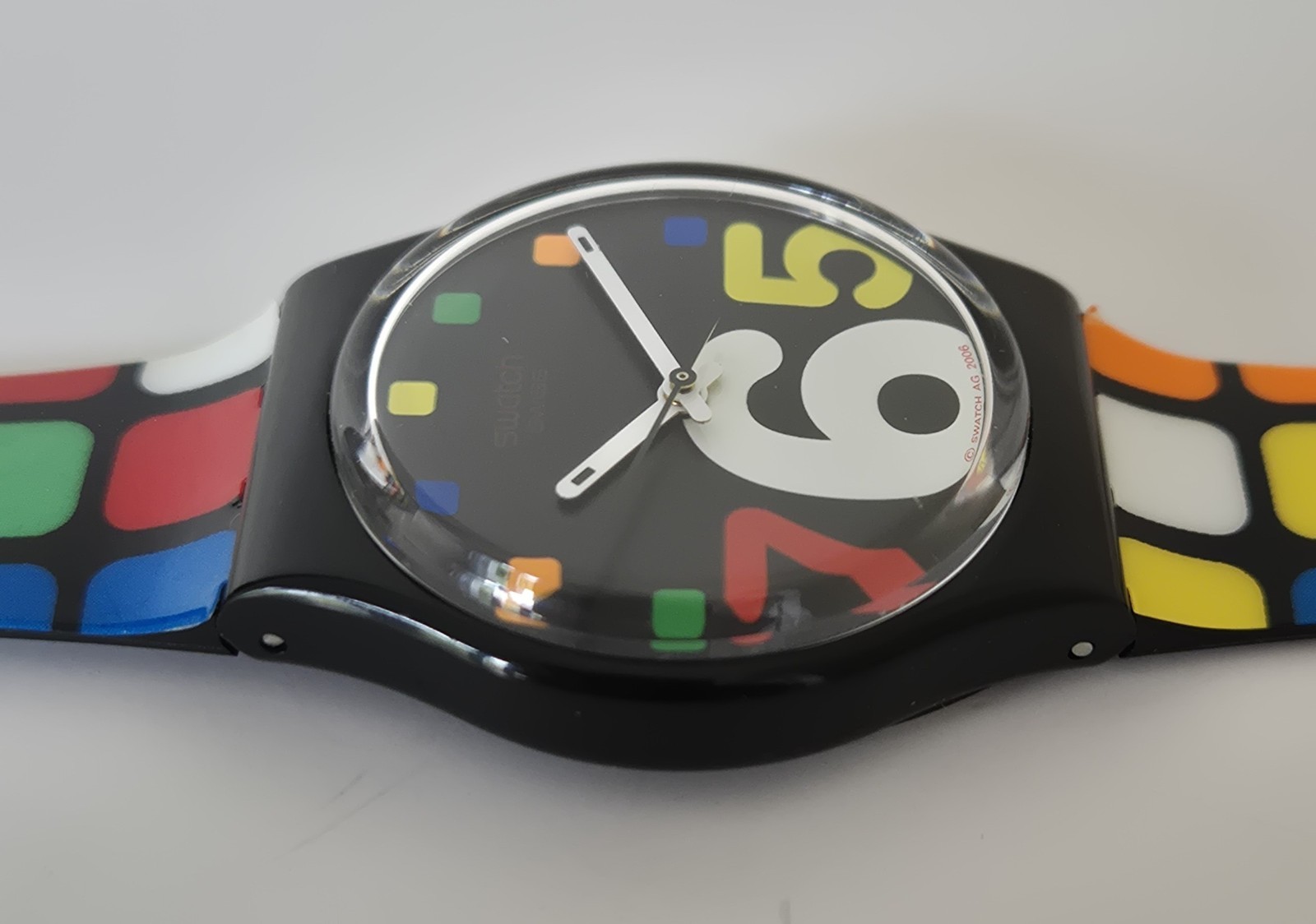 Swatch 33mm Cube Explosion GB231 Quartz Strap Watch 2006