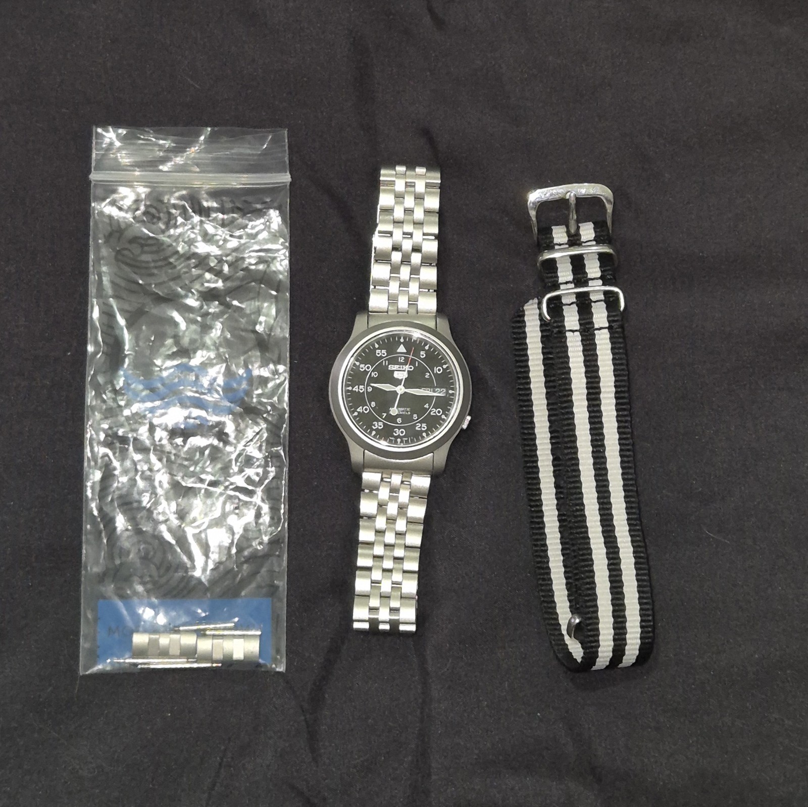 Seiko 5 SNK809 Automatic Watch 37mm Black Dial Daydate 7S26-02J0 Uncle Strap