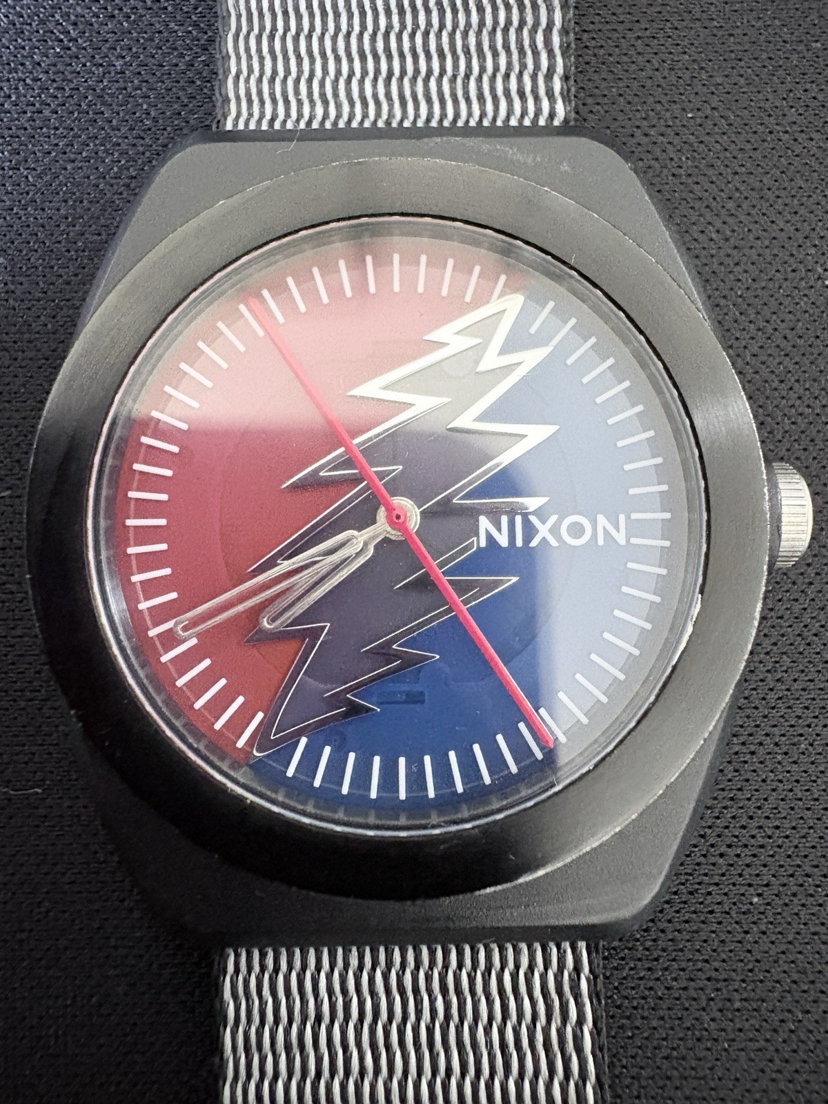 Nixon Lightwave A1340 Grateful Dead *Solar* *Blue / Red* *Rare Watch*
