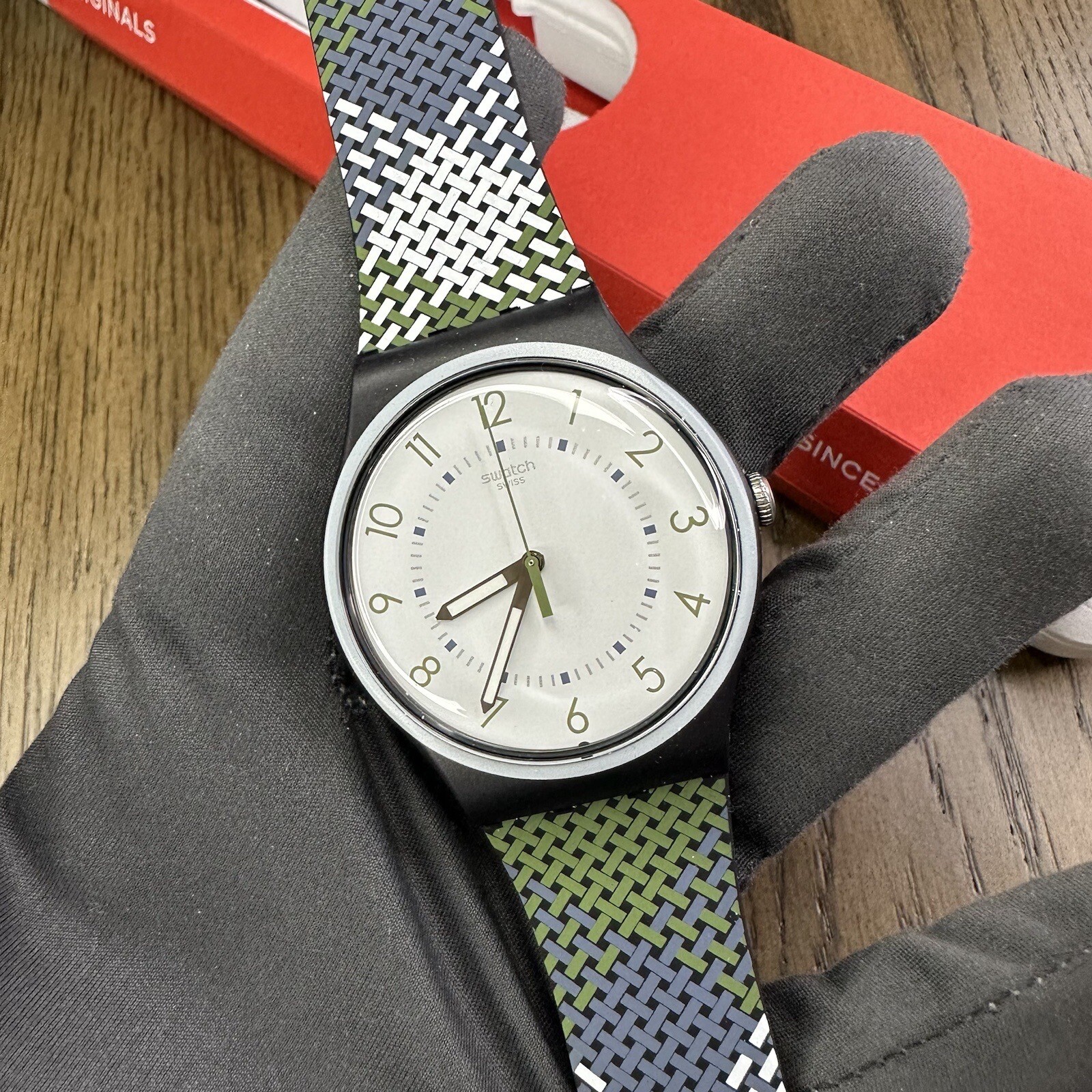 NEW✅ Swatch PULL-OVER New Gent Black Green Blue Silicone 41mm Mens Watch SUON115