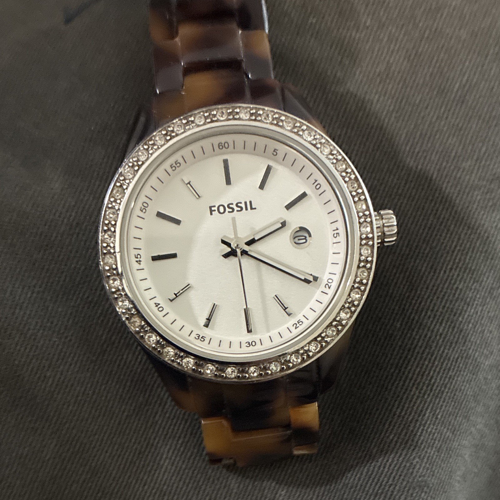 Fossil ES-2680 Quartz Analog Date White Dial Silver Case Brown Resin Bracelet