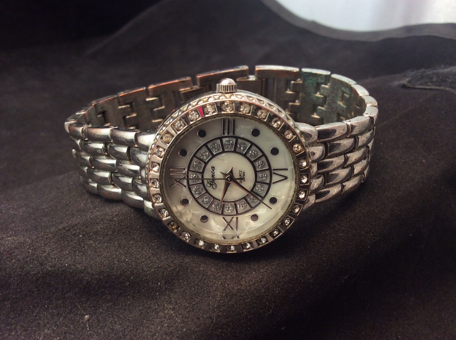 Ladies GENOA Mother Of Pearl Silver Tone Link Bracelet Band New Battery Works