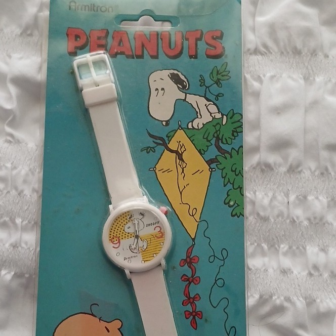 Armitron Peanuts Snoopy Kids Quartz Analog Cartoon Watch White Plastic Strap