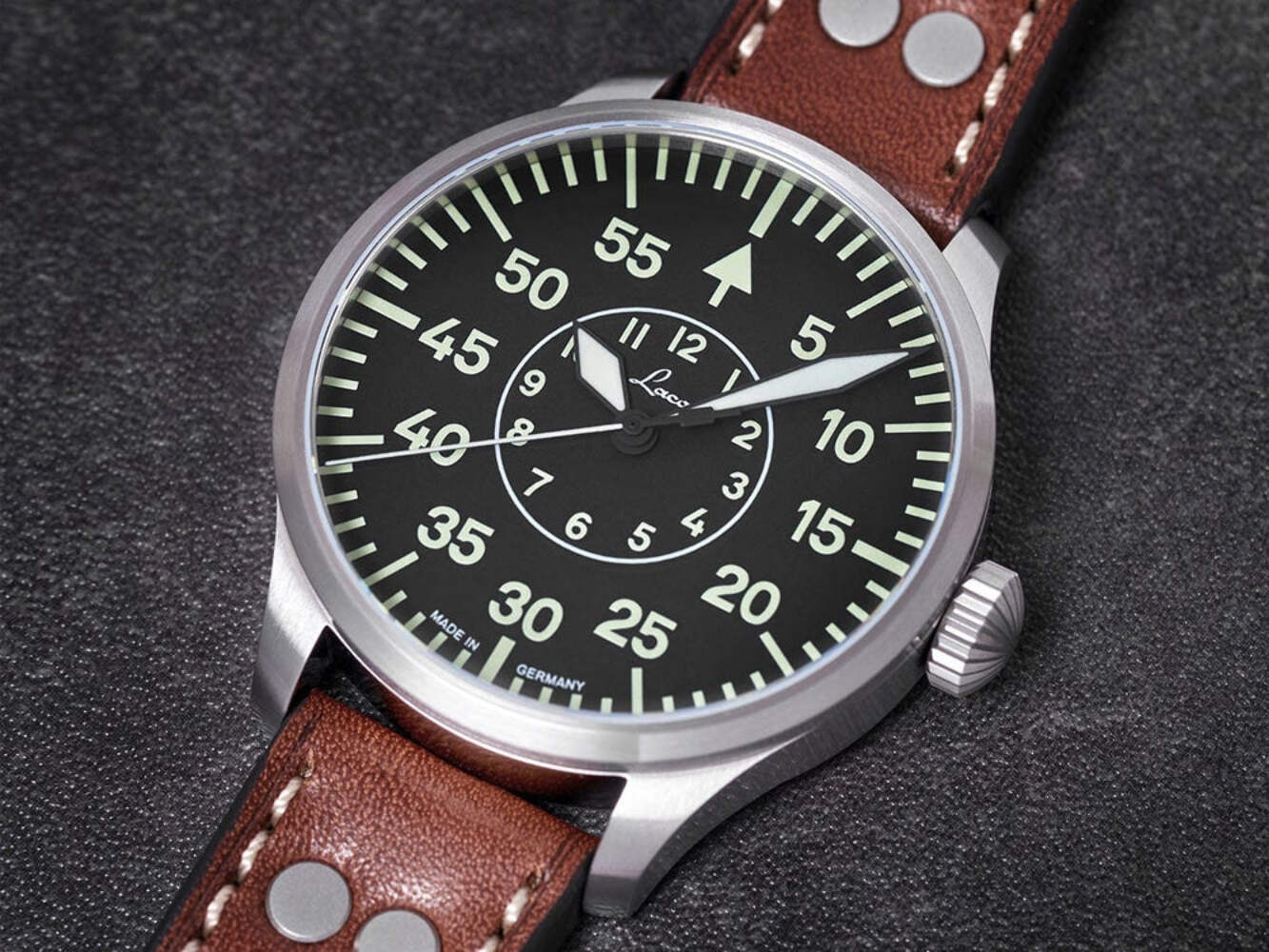 Aachen 39 39mm Automatic | Black Dial Wristwatch 861990