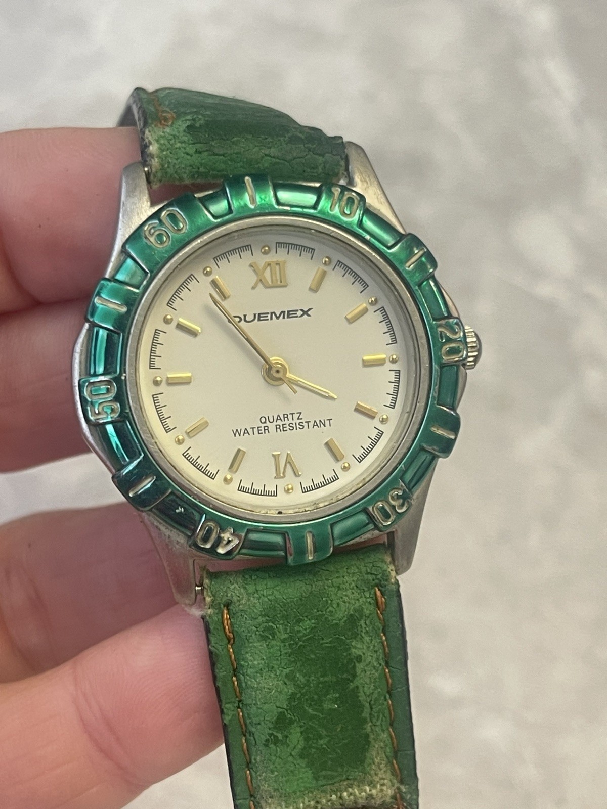 Quemex Mens watch Quartz Movement Stainless Steel Green Case Vintage 1076