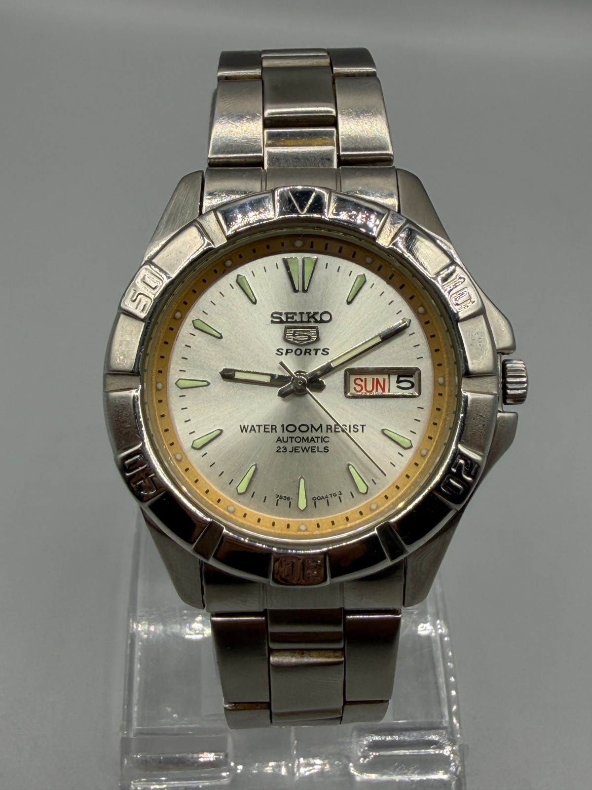 Vintage Seiko 5 Sports Automatic 7s36 Men’s Watch 42 mm Day Date Japan Made