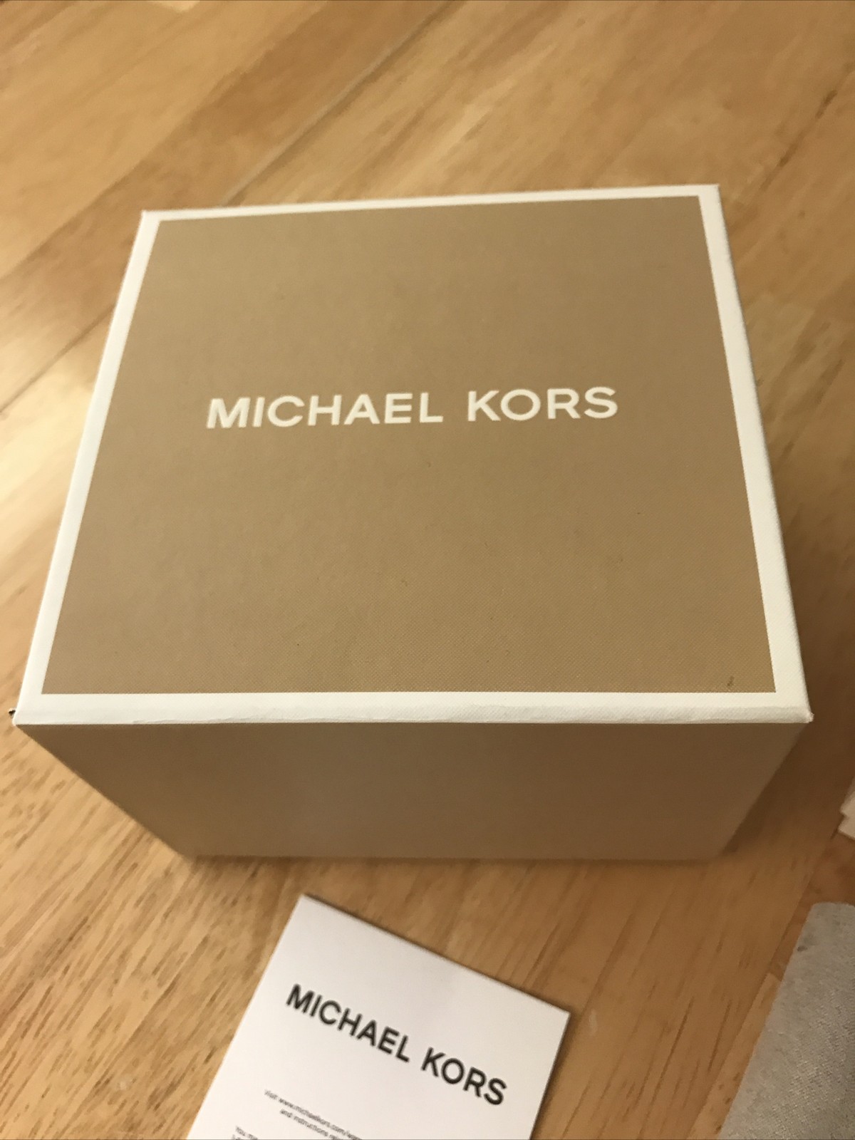 Authentic unisex Michael Kors slim Quartz watch brand new with tags and box
