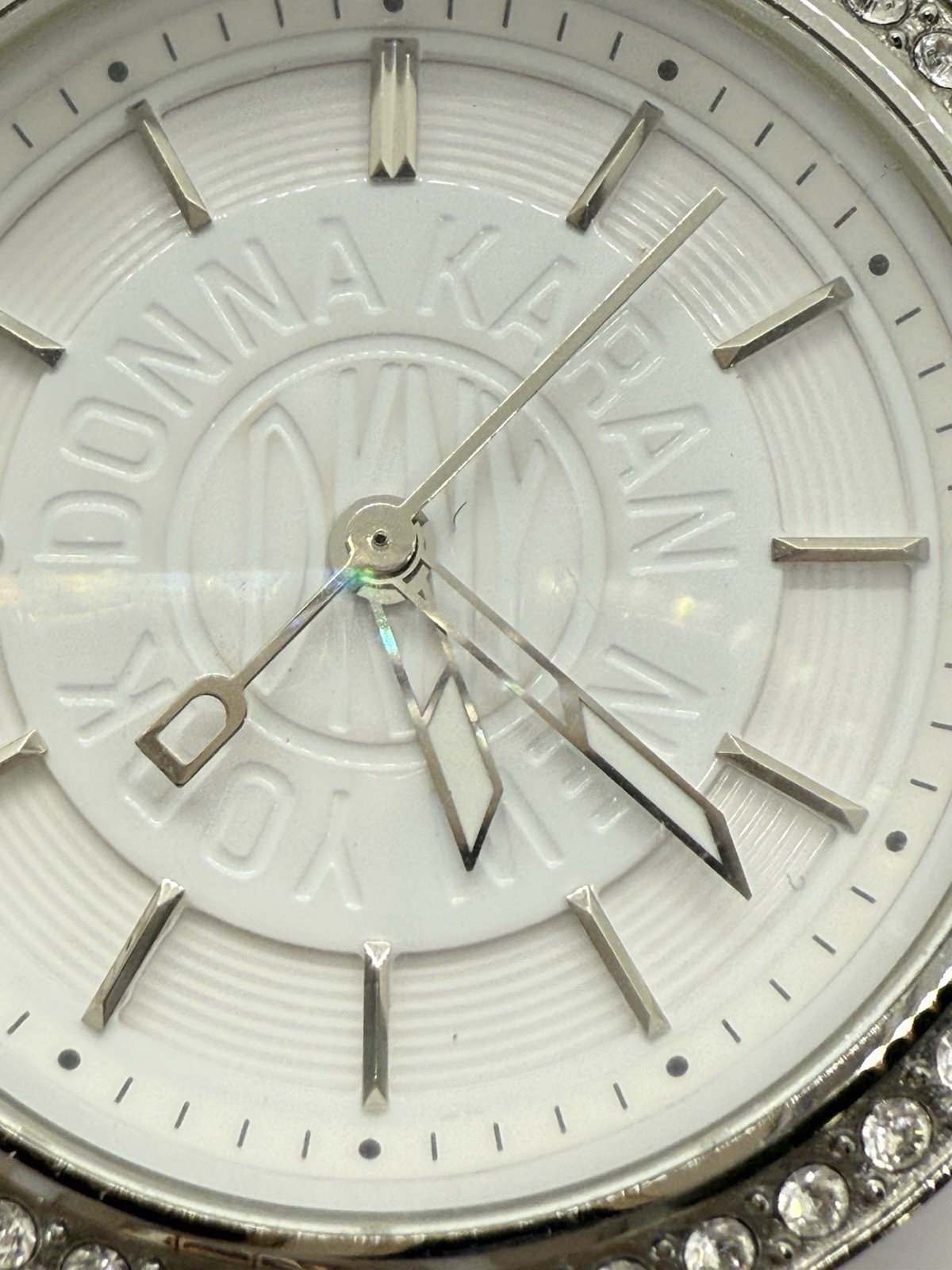 DKNY WHITE POLYURETHANE PLASTIC BOYFRIEND LADY,LOGO DIAL WATCH NY8011