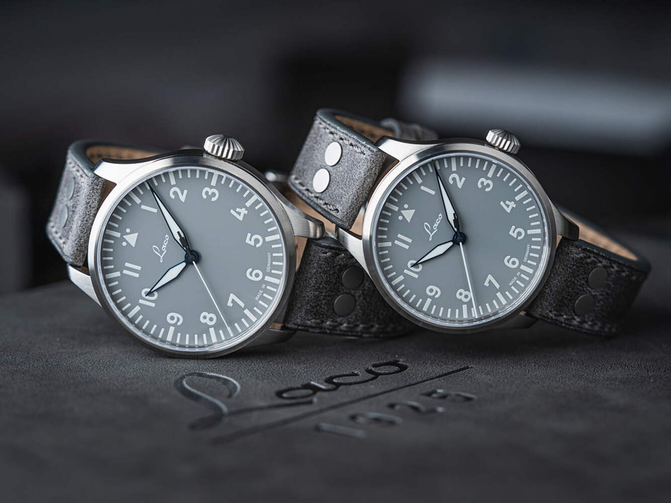Augsburg Grau 39 Automatic / Leather Strap Gray Dial Wristwatch 862161