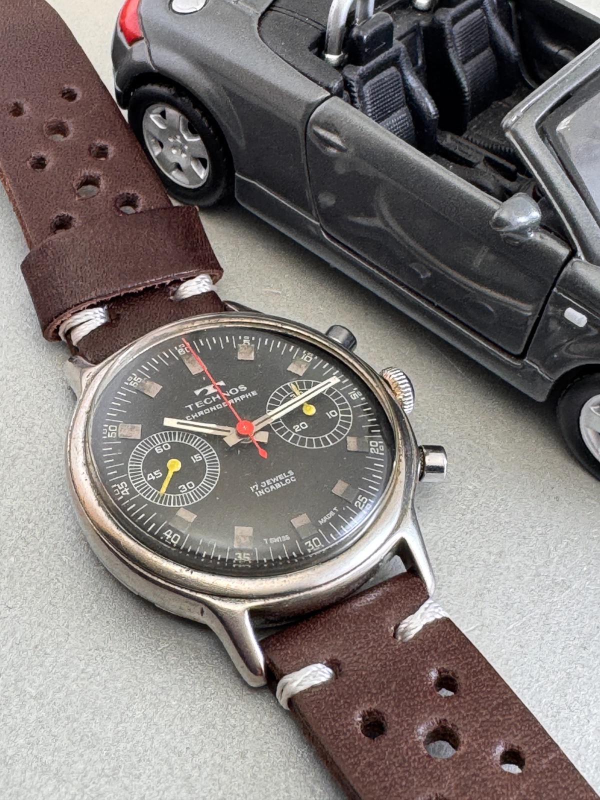 VINT TECHNOS CHRONOGRAPH BLACK GILF DIAL NEVER RESTORED CAL V 7733 wind ca 60