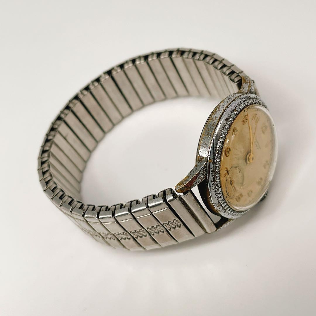 Working Seiko manual winding small seconds vintage 14102 ladies’ retro watch