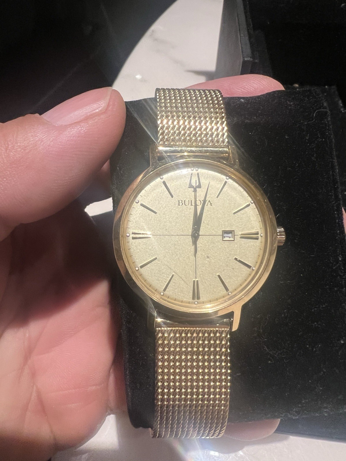 97M115 Clásicos Aerojet Women Watch Stainless Steel Gold
