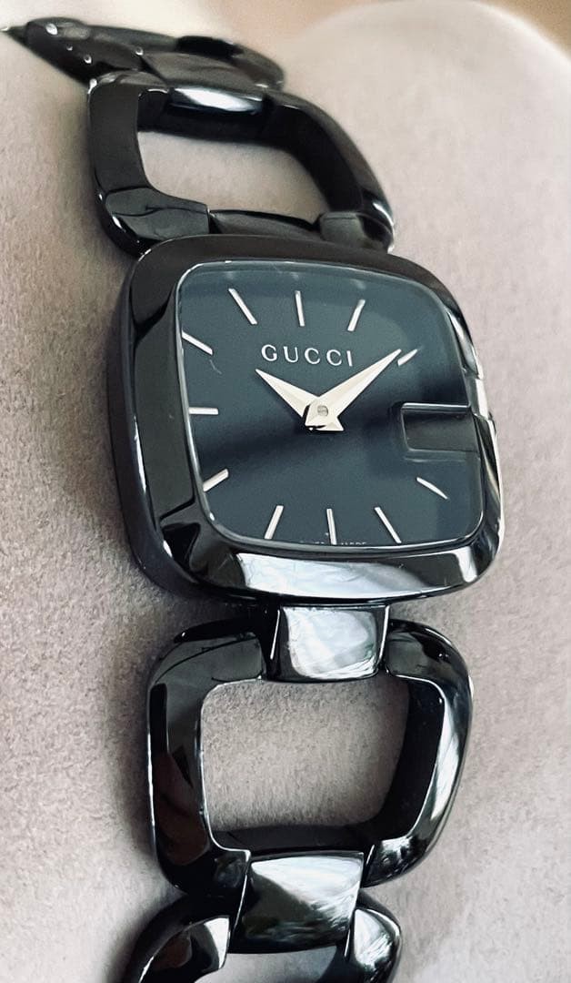 GUCCI G Collection YA125504 Ladies Watch, Good Condition, Authentic