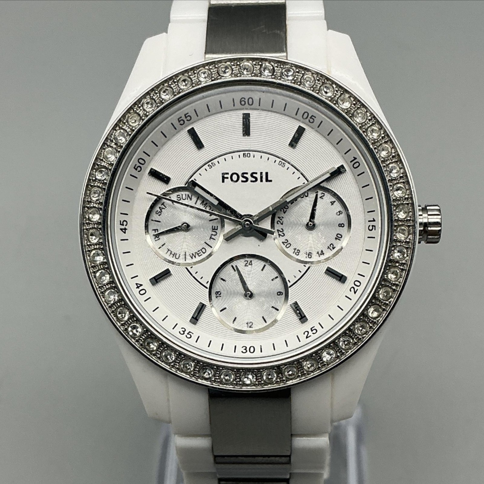 Fossil ES-2807 Womens Watch 37mm Silver Tone Crystals White New Battery 6.5″