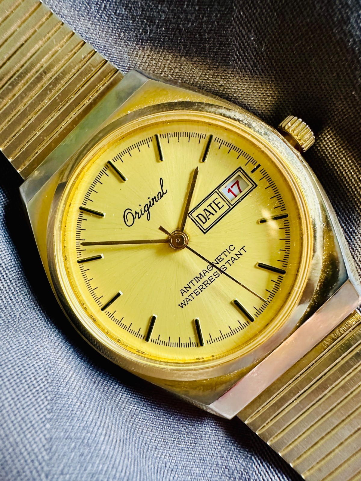 Vintage Original Hand-Wound Mechanical Men’s Watch Gold Dial Antimagnetic WR