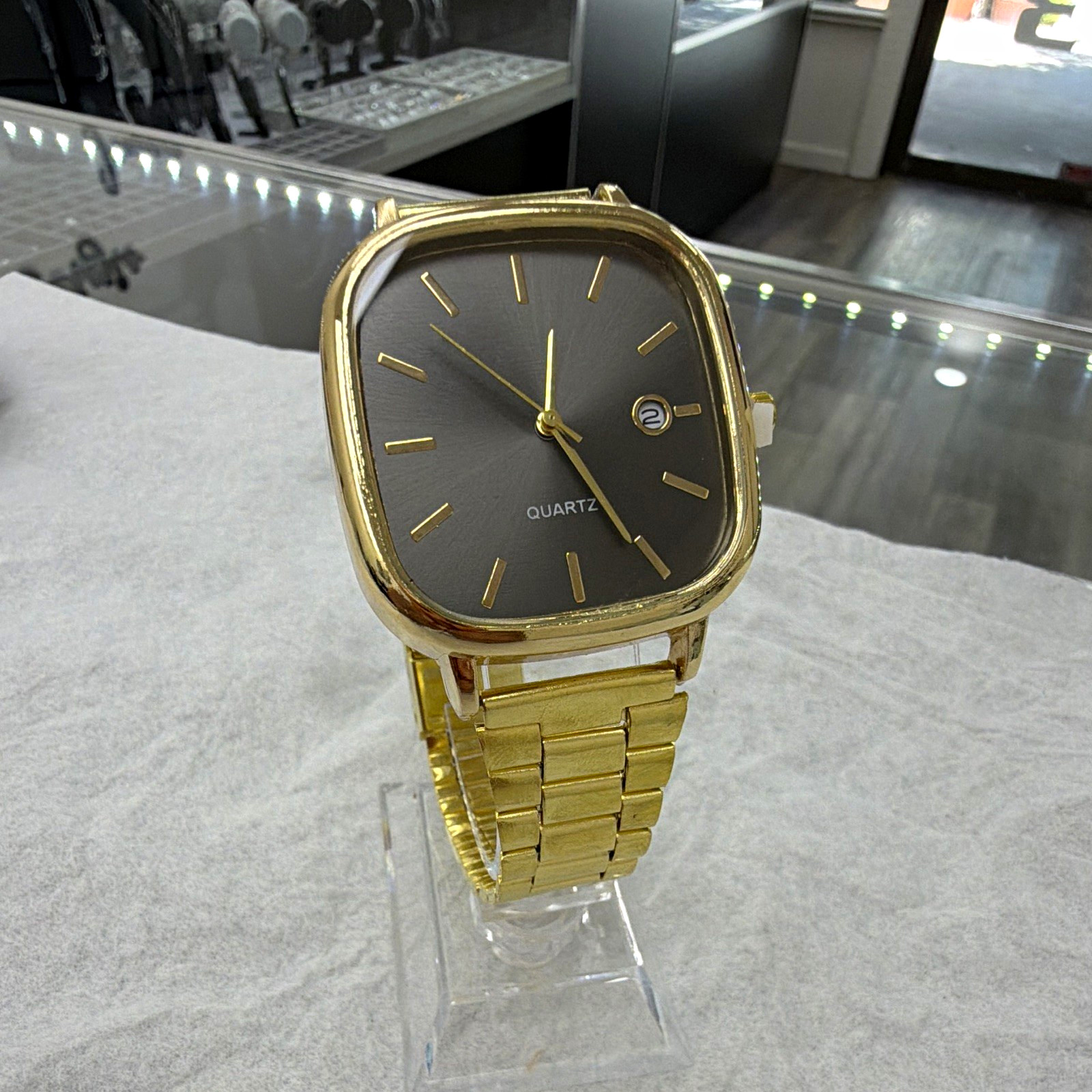 Quartz Square Watch Gold Tone Metal Bracelet Black Sunburst Dial Date