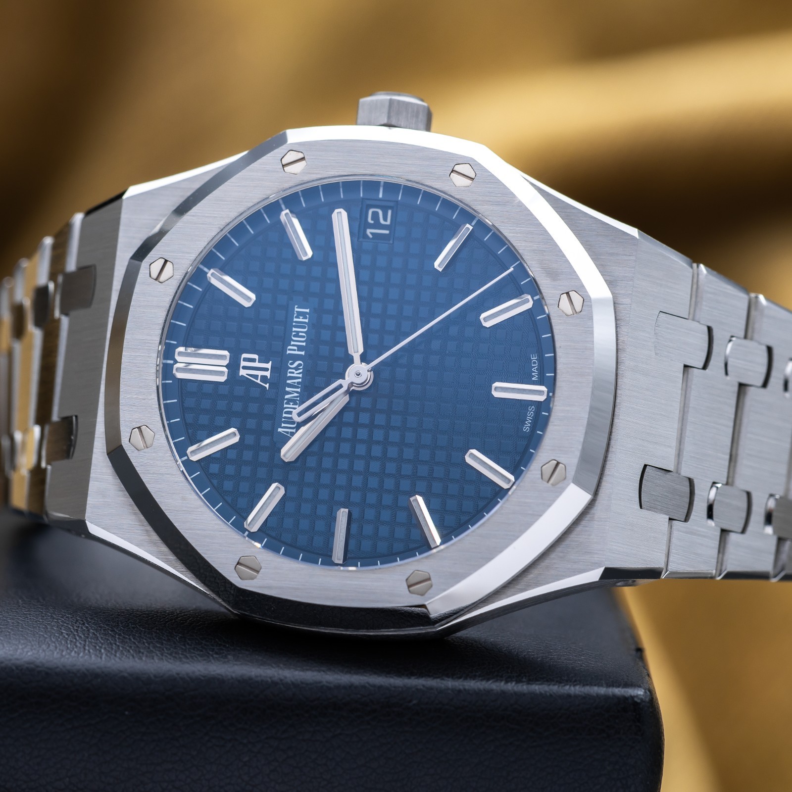 Audemars Piguet Royal Oak Automatic 41mm Blue Dial – AP 15500st Complete Set