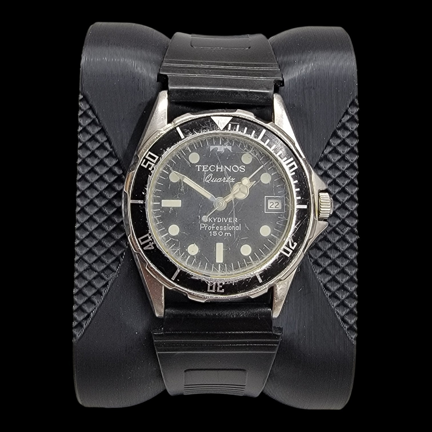 Technos Skydiver Professional 150m Quartz Watch Black Dial Vintage Womens Dive