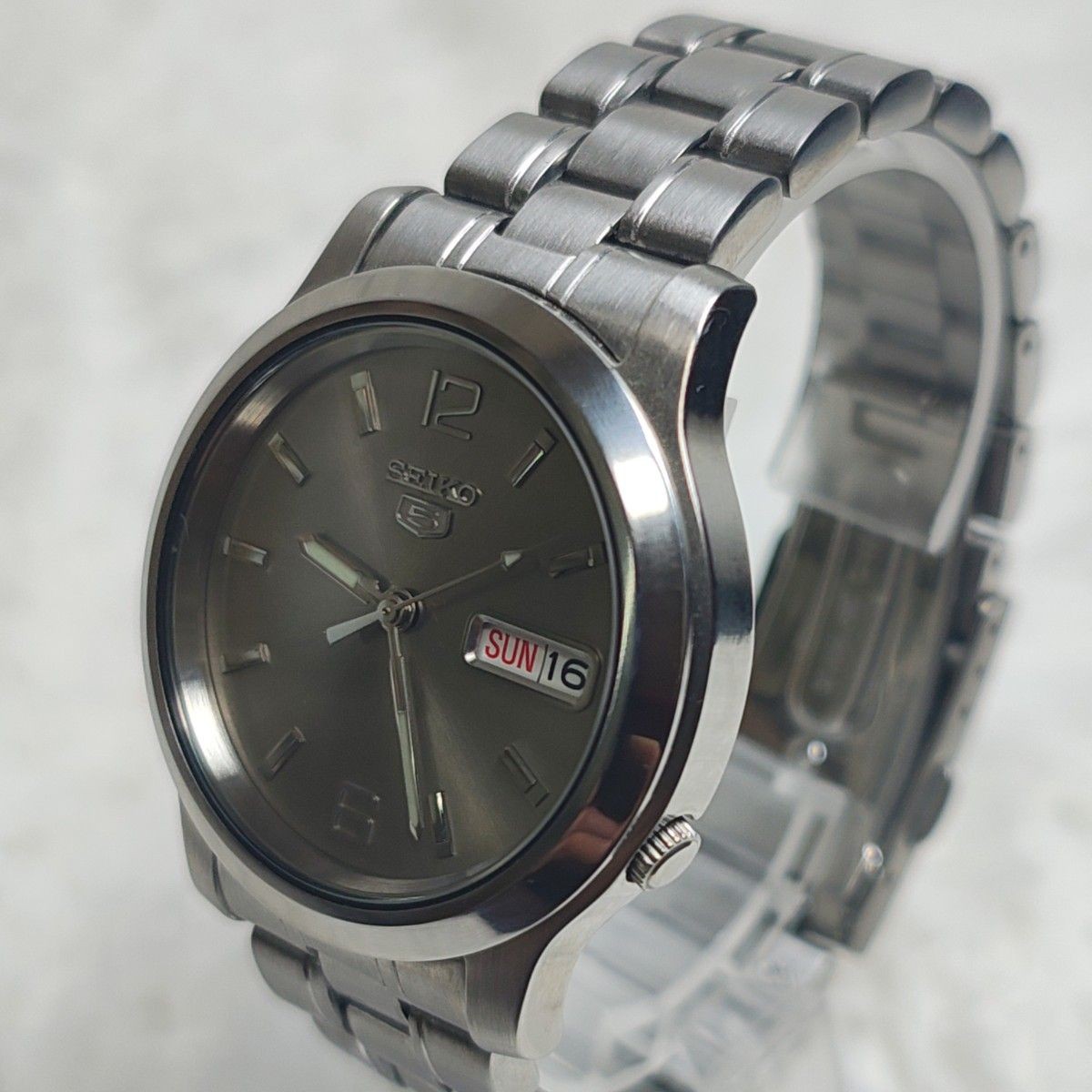 SEIKO 5 Automatic Men’s Watch Silver Dial Day Date Skeleton Back Excellent Condi