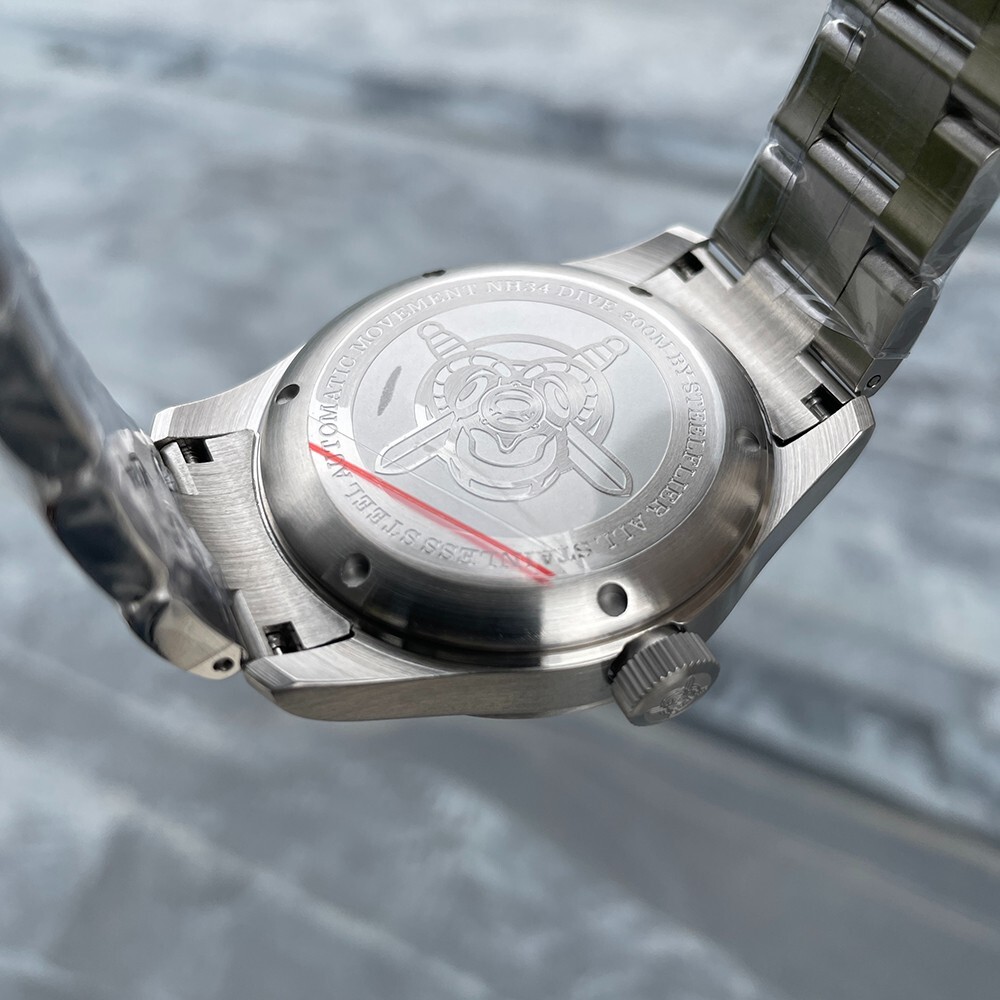 Steeldive Steelflier SF792, GMT, Black, NH34, Sapphire, Lume, 200m Diver, Field
