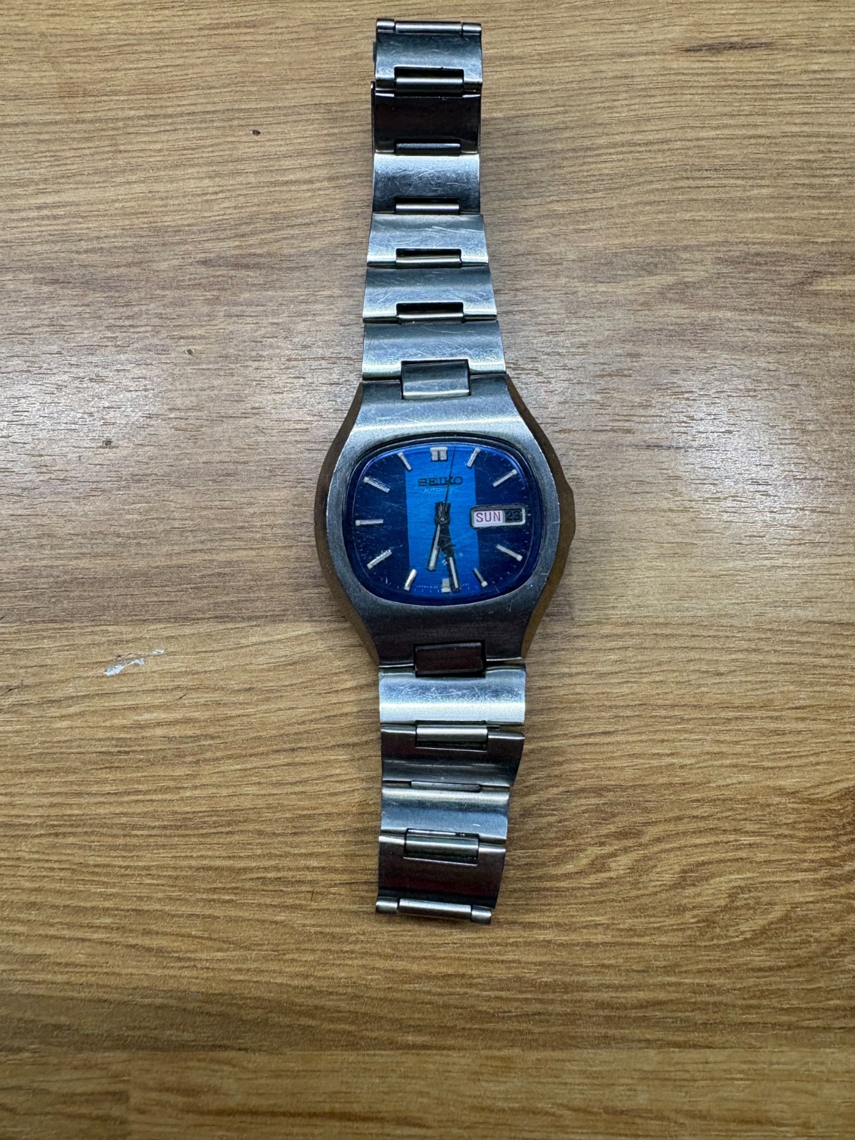 Working Vintage Seiko DX Automatic Deep Blue Dial 17 Jewels Mens Watch 6106-5549