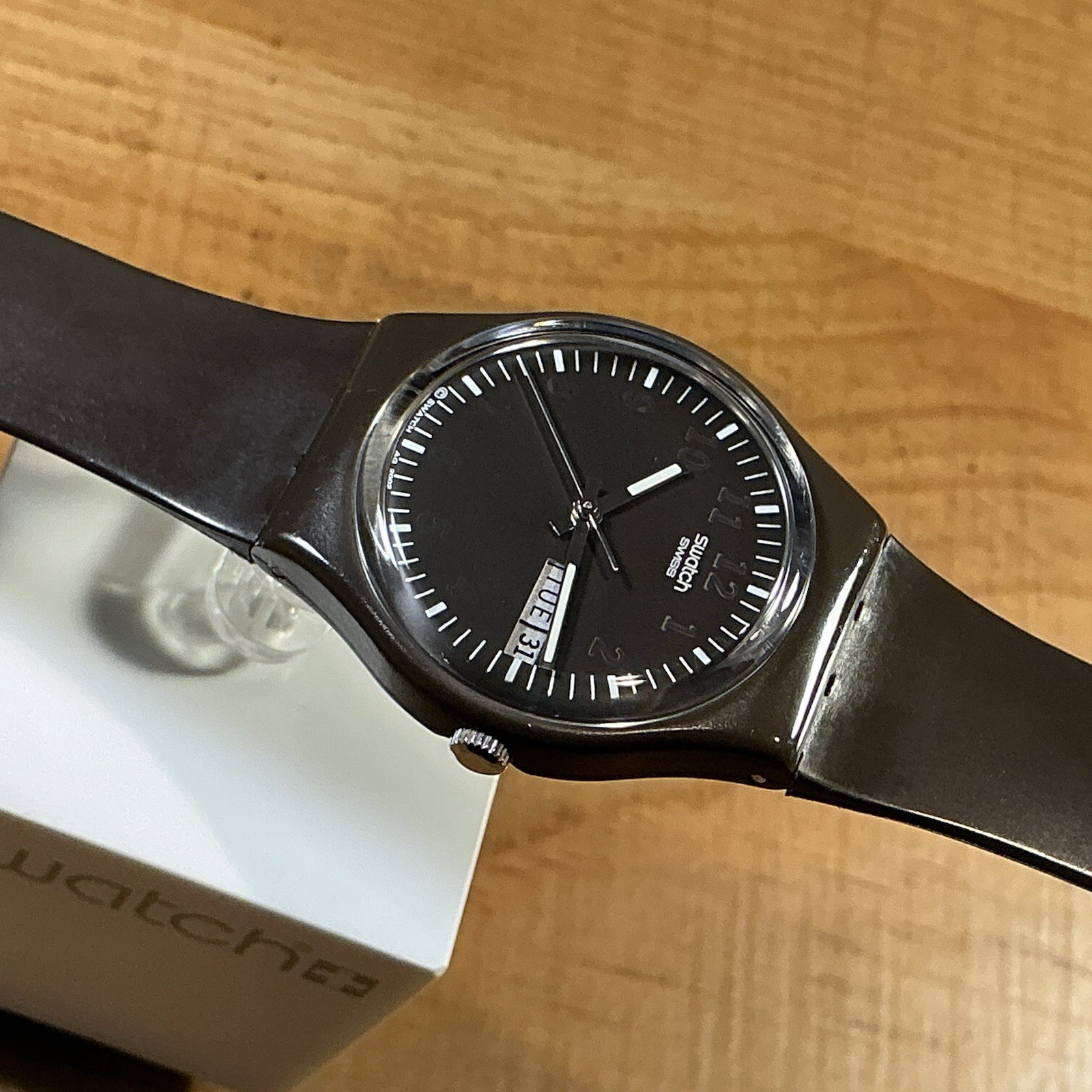 ALMOST BLACK – DAY / DATE – CLASSIC – DARK BROWN [ 34mm ]