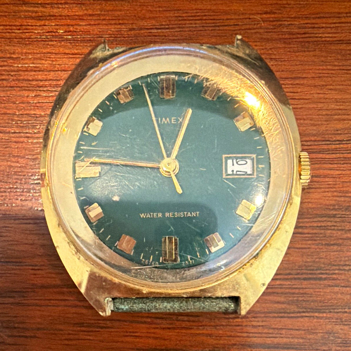 Rare Timex Vintage Men’s Green Dial Marlin watch Date Water Resistant Gold 1971