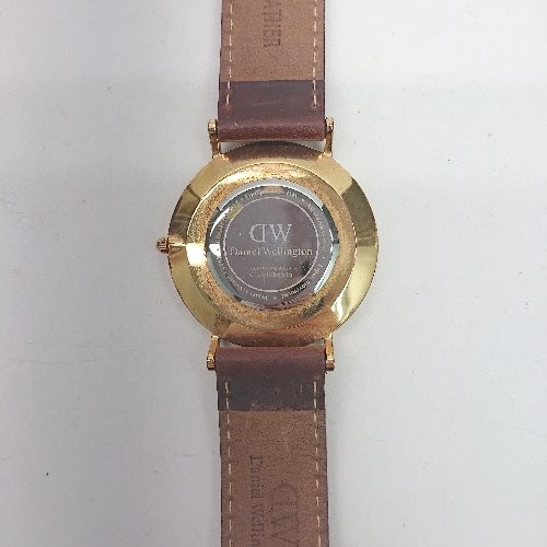 [A1R] Daniel Wellington Brown Leather Belt Quartz Analog Watch Untested [b9w]