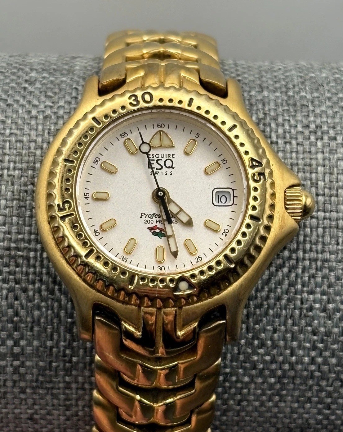 ESQ Esquire Swiss Gold Tone Diver Watch 200M Professional 7” NEEDS BATTERY
