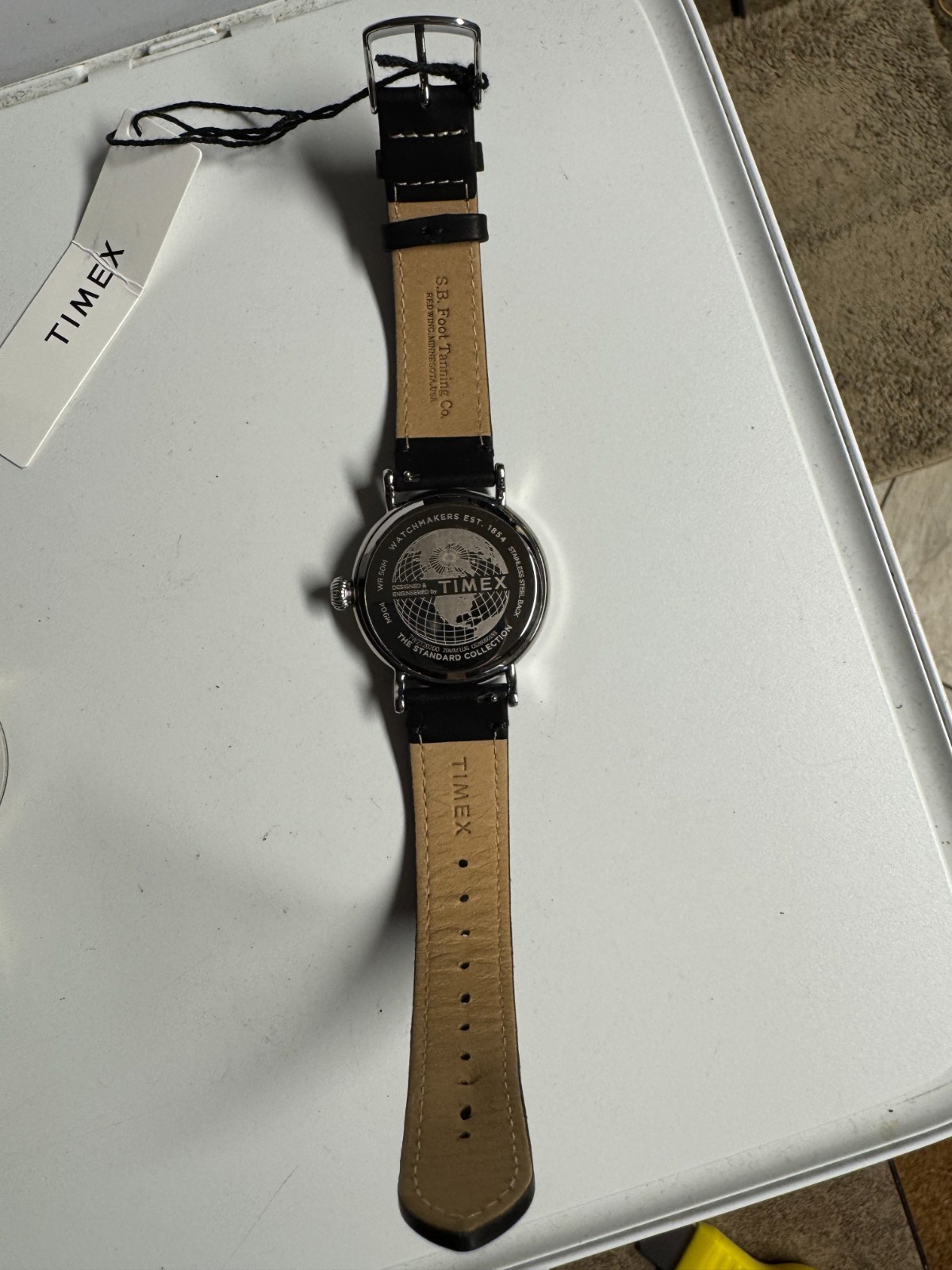 Timex Standard Collection Quartz Watch 40MM Indiglo TW2T20200 Runs Good