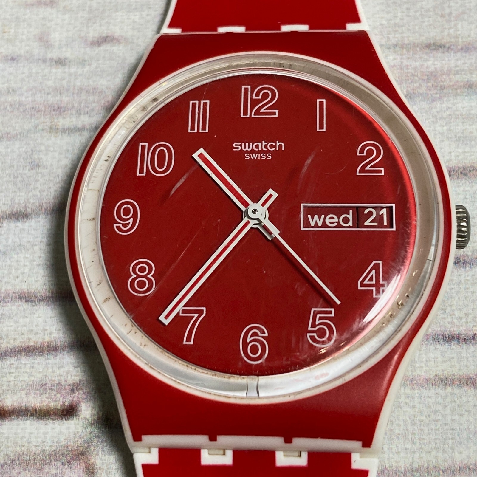 Swatch Originals Watch RED WHITE POPPY FIELD Swiss Analog Quartz Day Date WORKS