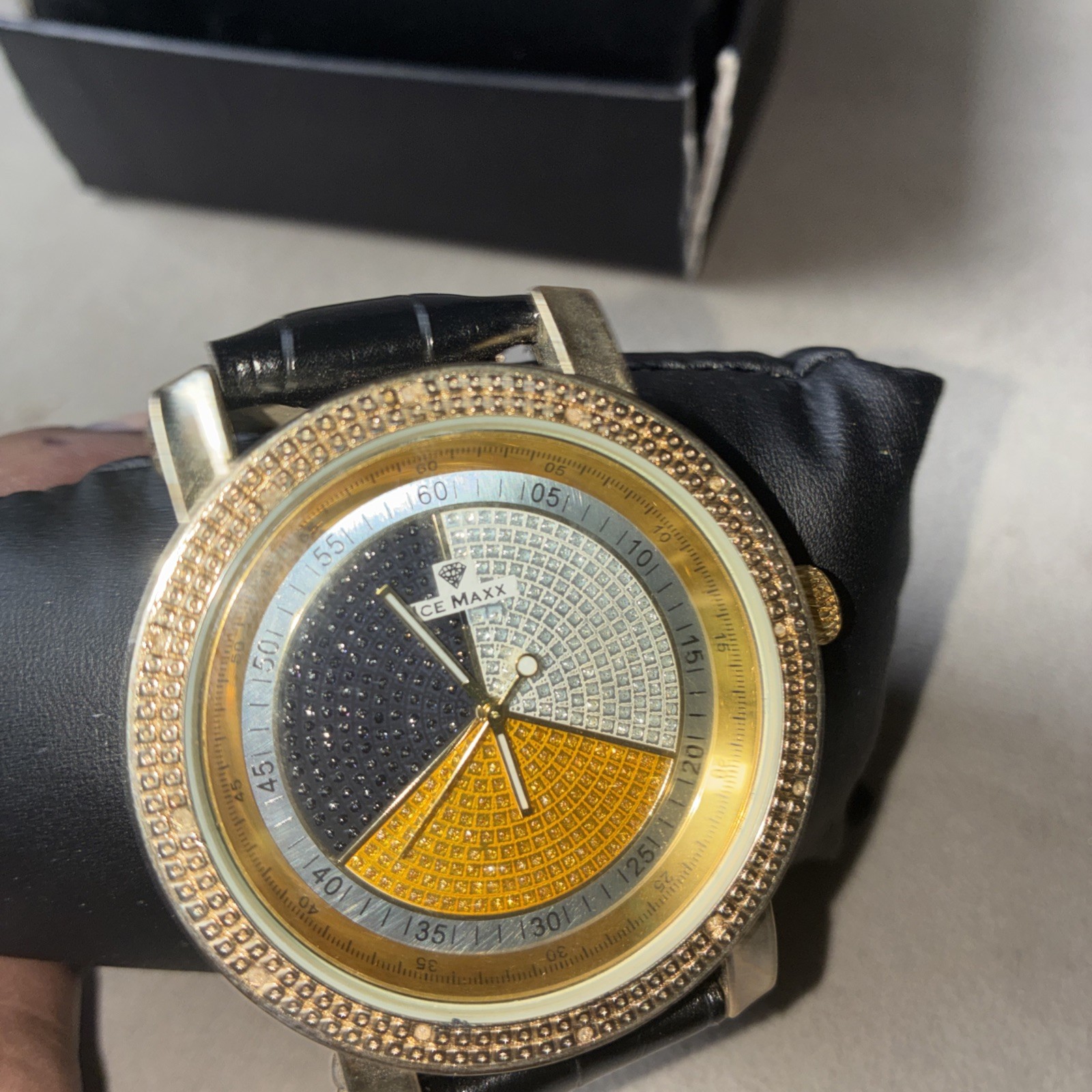 NWT Diamond Quartz Ice Maxx w/Changeable leather bands SILVER-NEW KEEPS TIME