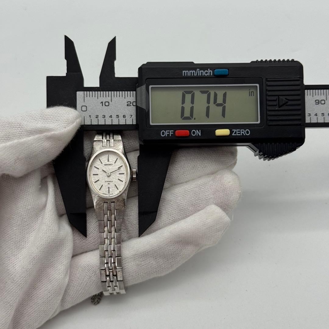 Excellent condition, fully functional SEIKO manual-winding oval ladies’ watc
