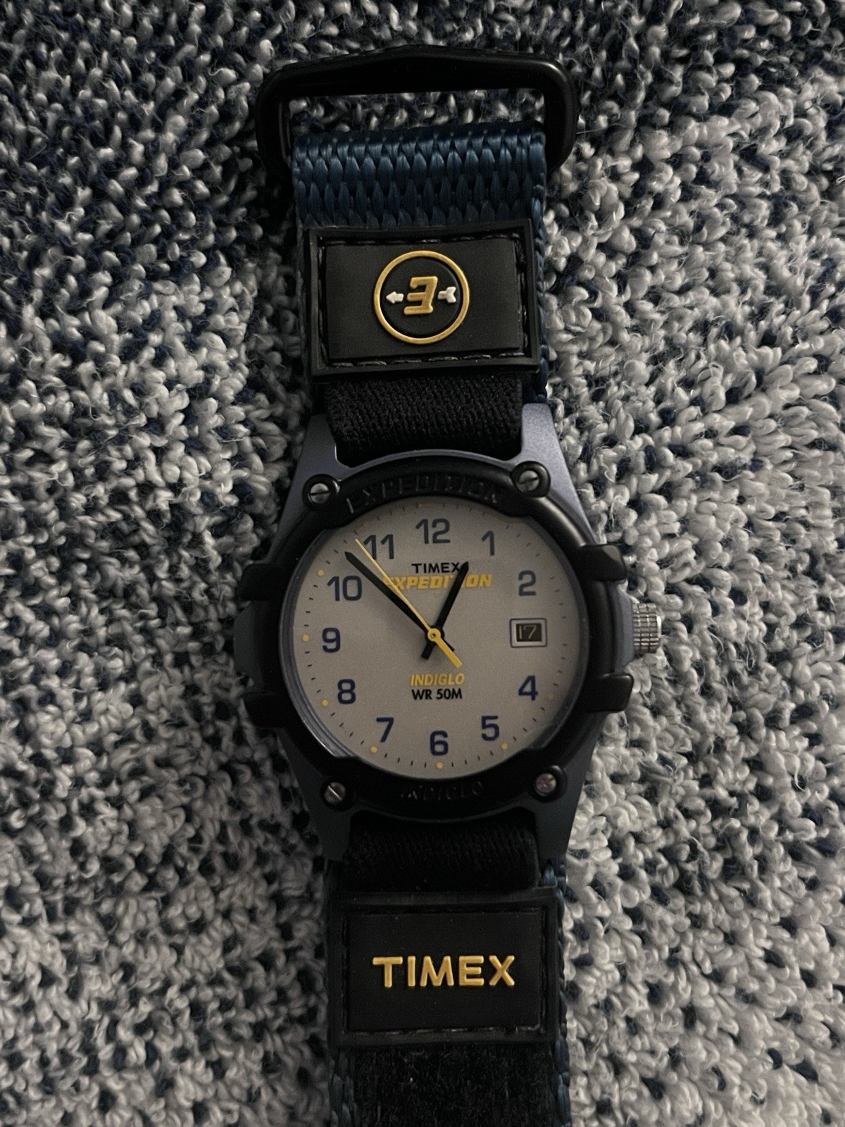 Timex Expedition Quartz Indiglo Date WR 50M White Dial Blue Case NEW BATTERY