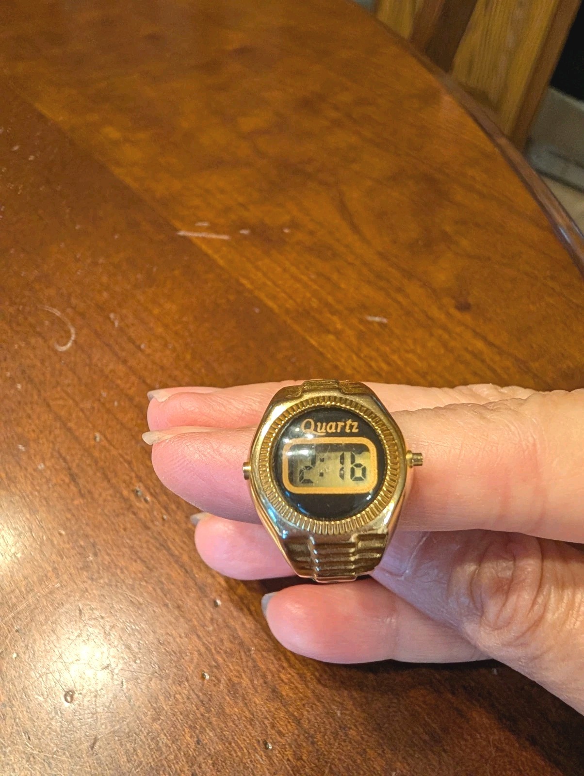 Vintage Gold Tone Quartz Digital Ring Watch Stretch Band Powers On New Battery