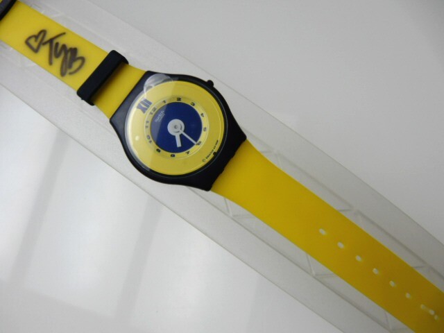 AMARILLO! Swatch “1st” year SKIN SIGNED By TYRA BANKS! NIB-RARE!