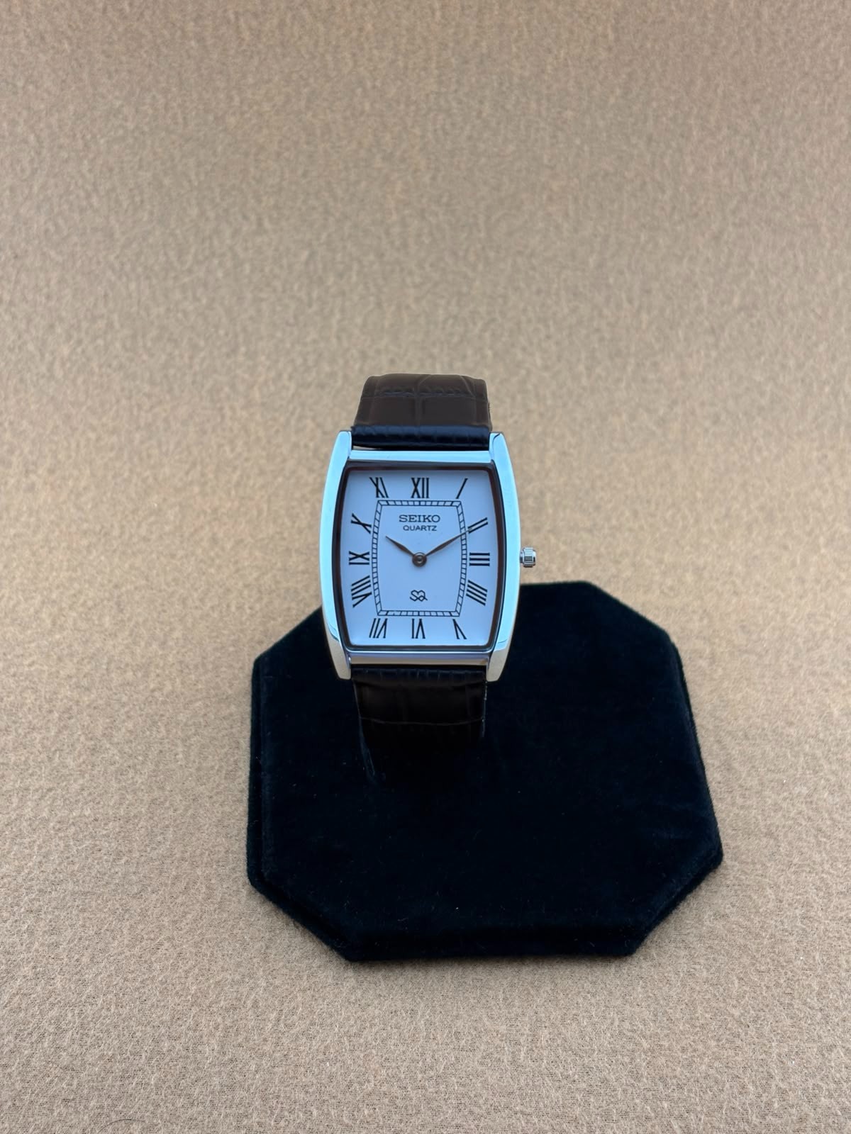 WHITE DIAL Vintage Seiko Slim Tonneau Tank Men’s Wristwatch-dark brown strap