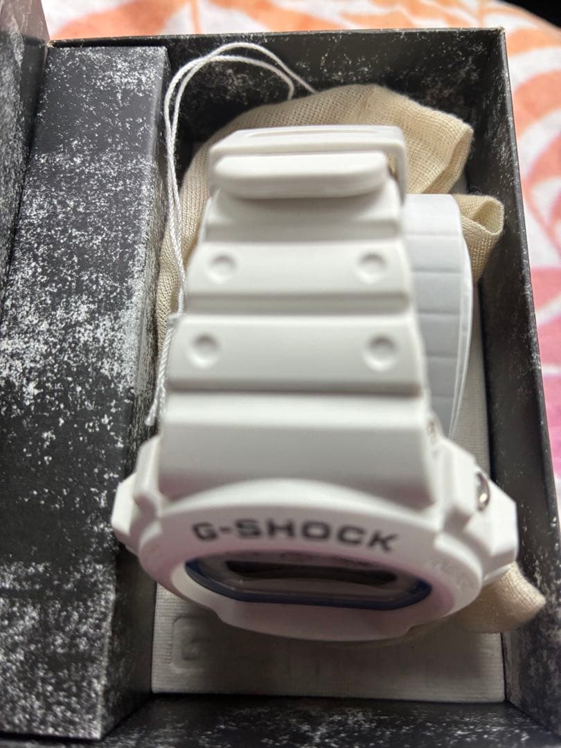 CASIO G-SHOCK White Digital Watch Body DW-6900