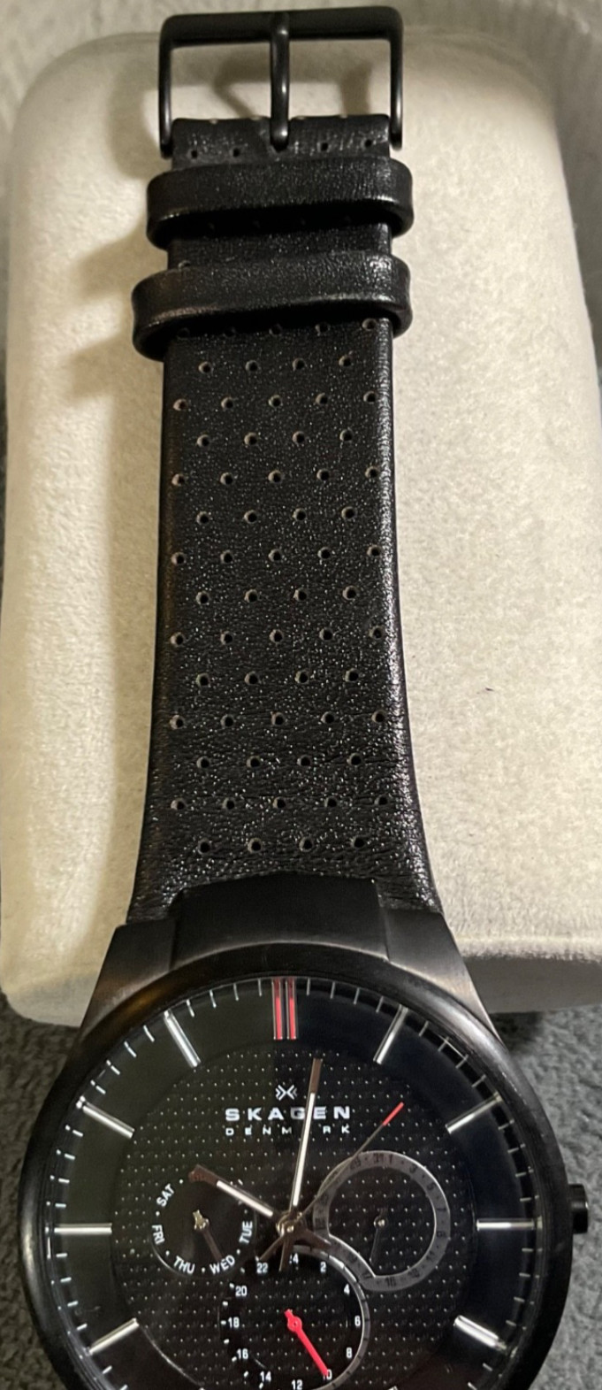 SKAGEN 809XLTBLB TITANIUM MULTIFUNCTION BLACK DIAL LEATHER WATCH NEW BATTERY