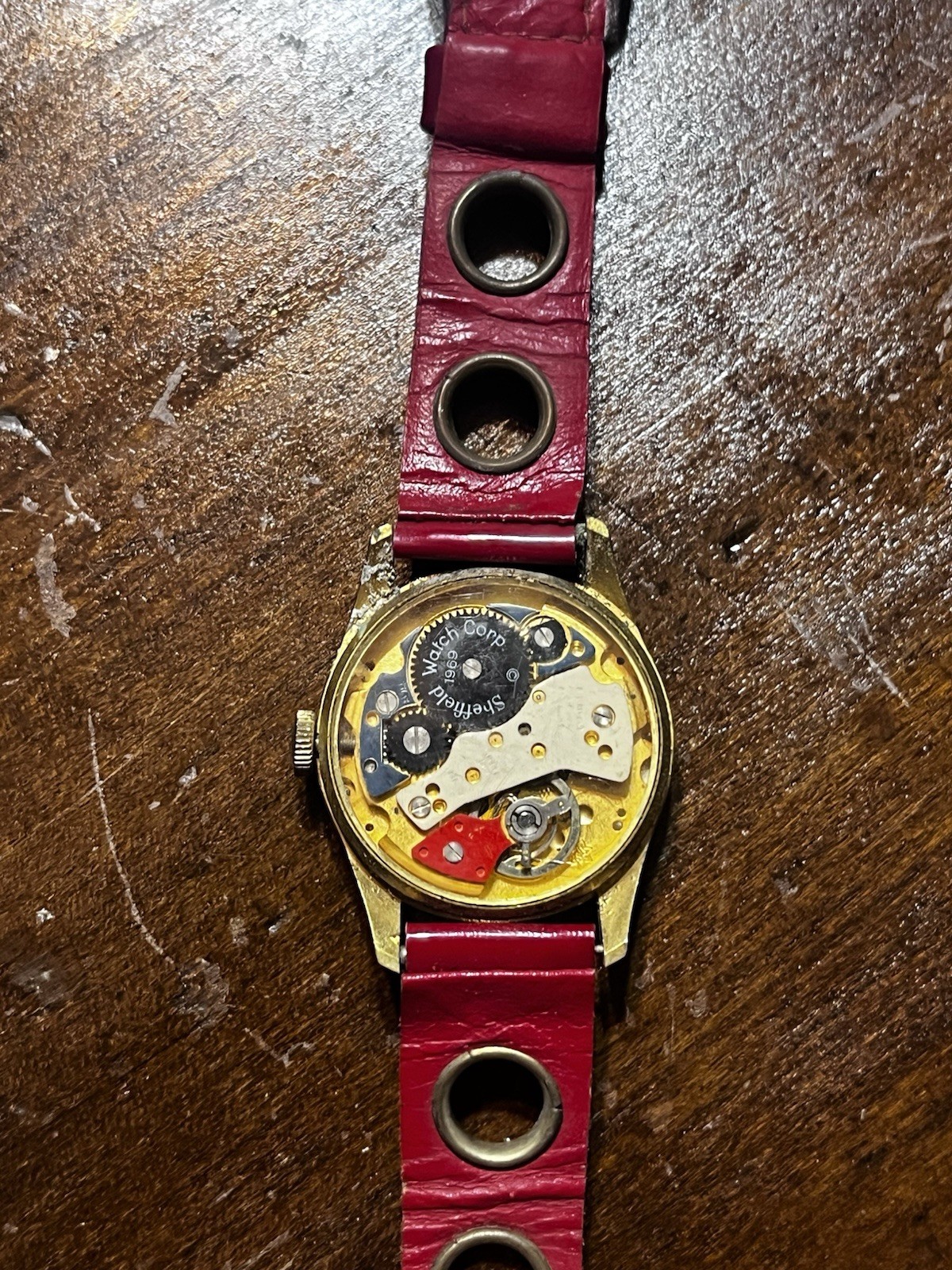 Sheffield Time Reader Manual Mechanical Watch White/Red Dial Gold Case Red Strap