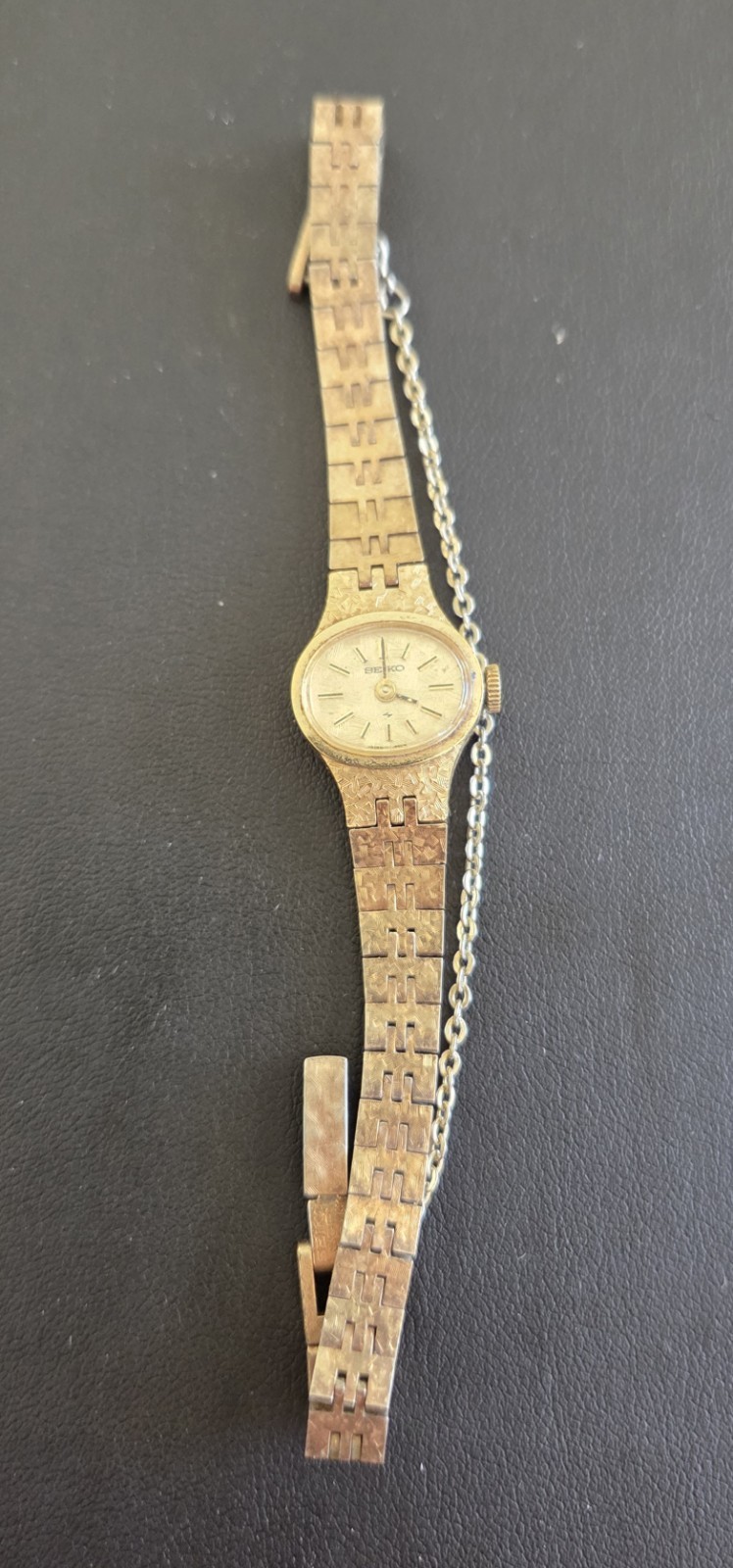 Seiko Watch Women Gold Tone Dial Gold 11-7619 Tone Oval New Battery